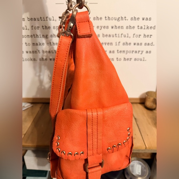 FREE PEOPLE LIKE NEW slouchy LARGE BAG. - Picture 4 of 9